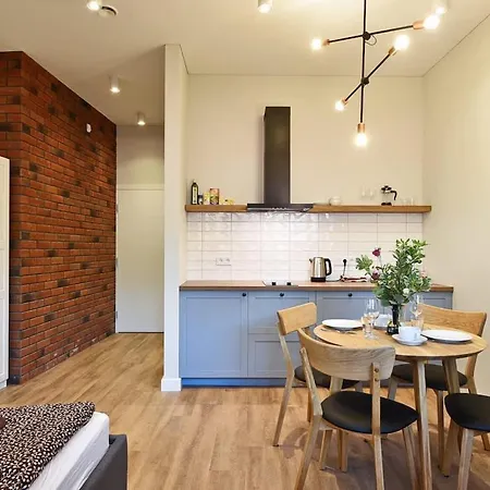 Domillion New Modern Old Town U2303 Апартаменти *