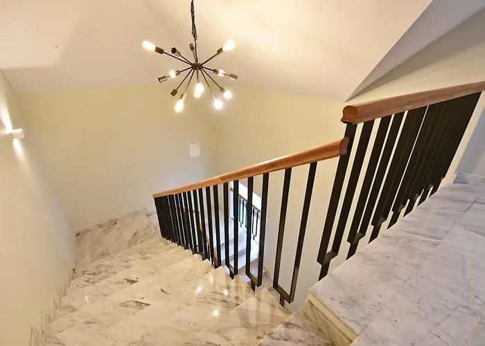 Domillion New Modern Old Town U2303