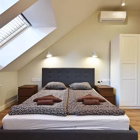 Domillion New Modern Old Town U2303